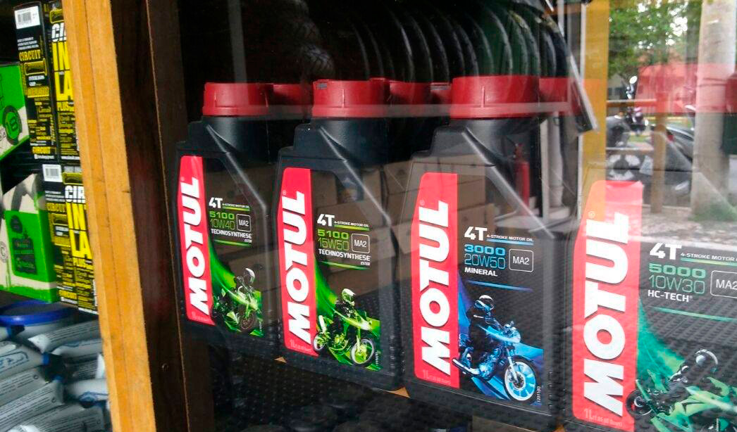 Óleos lubrificantes para motos na Street Motos Jacareí