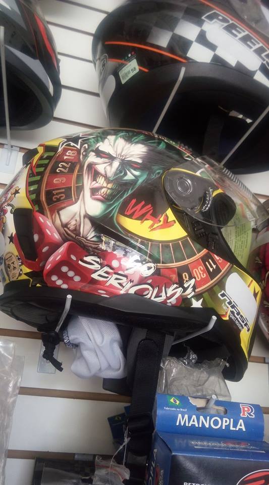 Capacete personalizado na Street Motos Jacareí